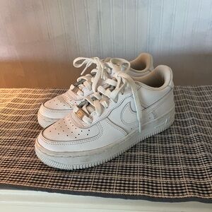 Nike Low-Top Sneakers in Off-White